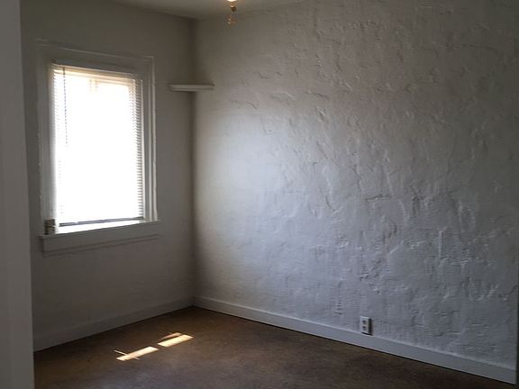 5th image of 5122 Charles St