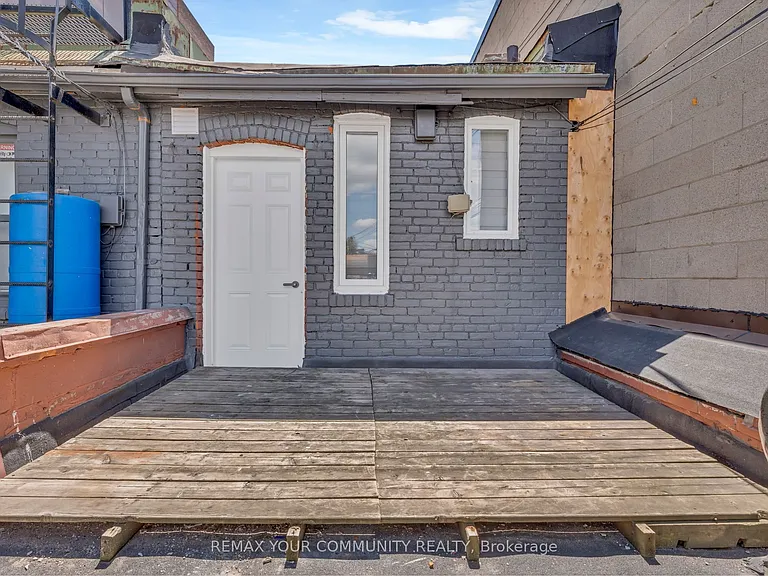 1822 Saint Clair Ave W #B — Photo 19