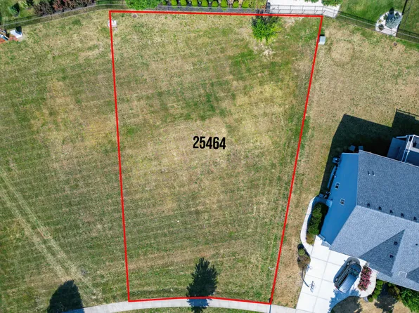 25464 Prairiewood Ln, Shorewood, IL 60404