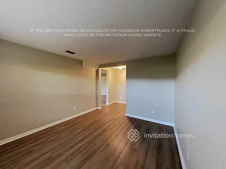 7444 Bridgeview Dr — Photo 10