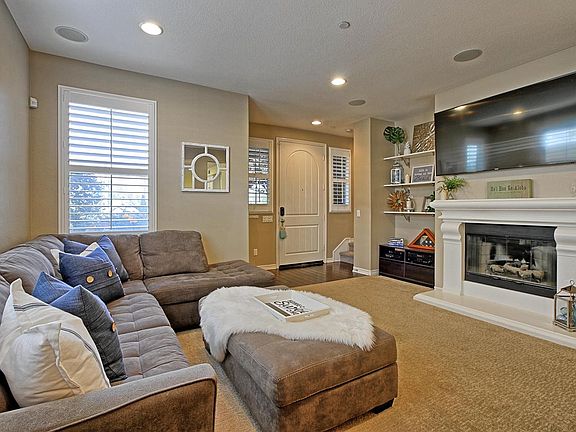 4th image of 8192 Silver Cir