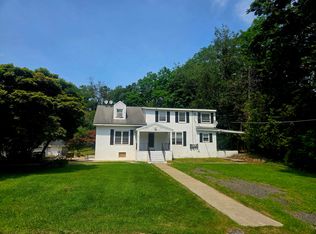 16 Ernest Ln, Mahopac, NY 10541