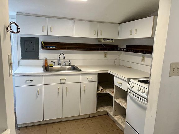 2nd image of 54 Waldo Ave
