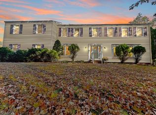 291 Walnut St, Livingston, NJ 07039