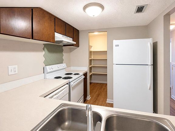 4th image of 150 5th Ave #F5