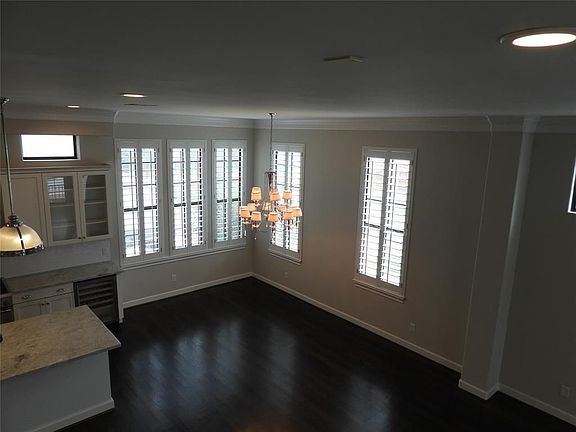 5th image of 5820 Blossom St
