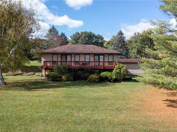 7147 Hyland Dr, Hornell, NY 14843