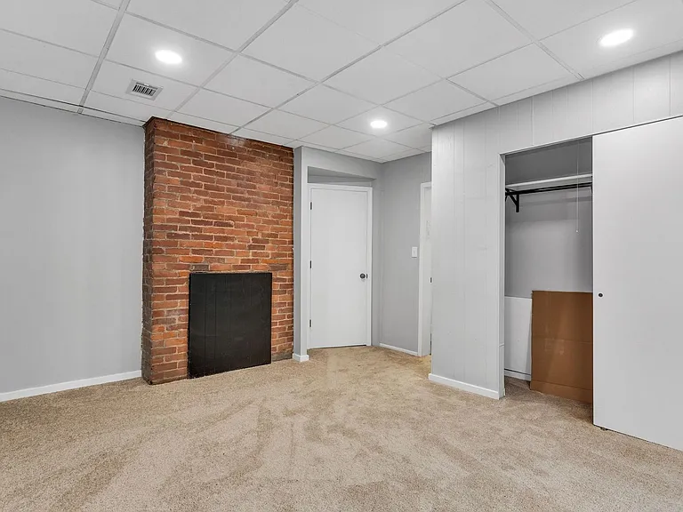 5419 Potter St — Photo 8