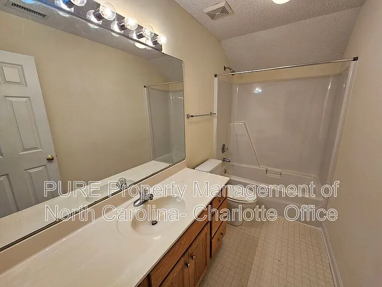 151 Woodfern Pl — Photo 33