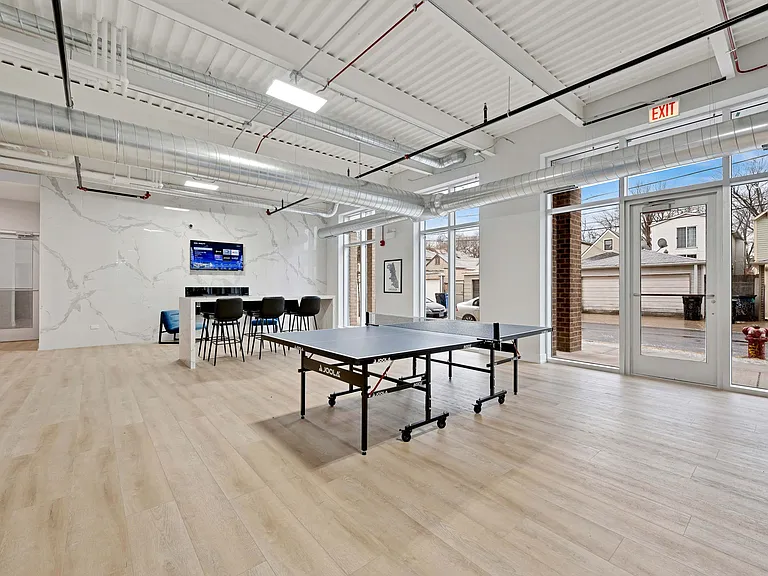 2924 W Medill Ave — Photo 15