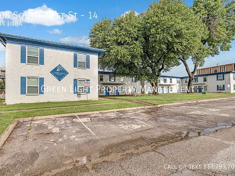 308 S West St #14 — Photo 3