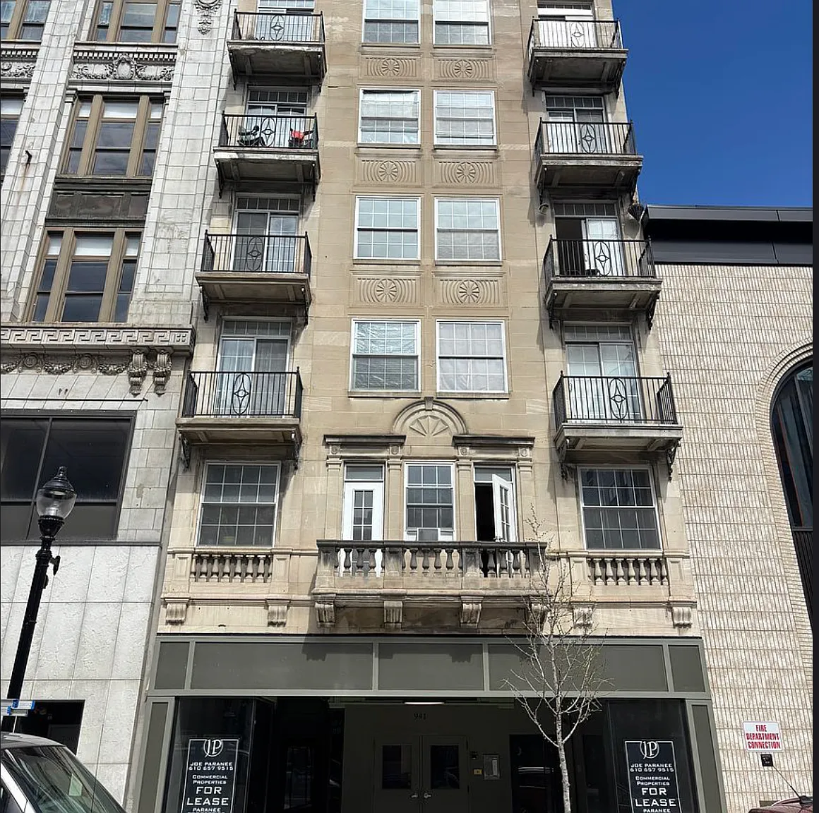 941 W Hamilton Street — Photo 1