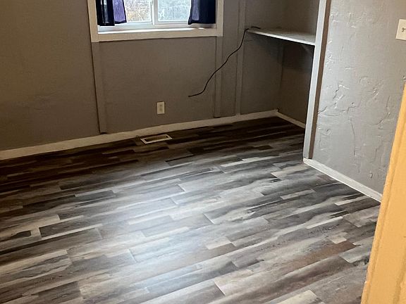 4th image of 32655 Menominee St