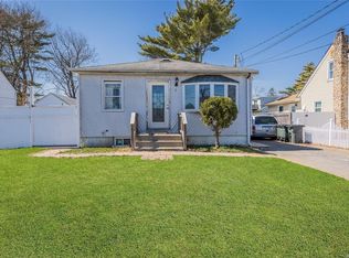 8 Monroe Ave, Brentwood, NY 11717