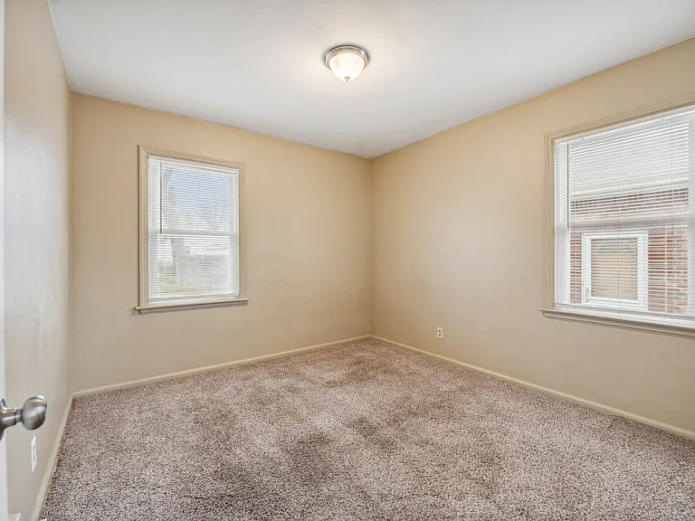 35 W Capistrano Ave — Photo 16