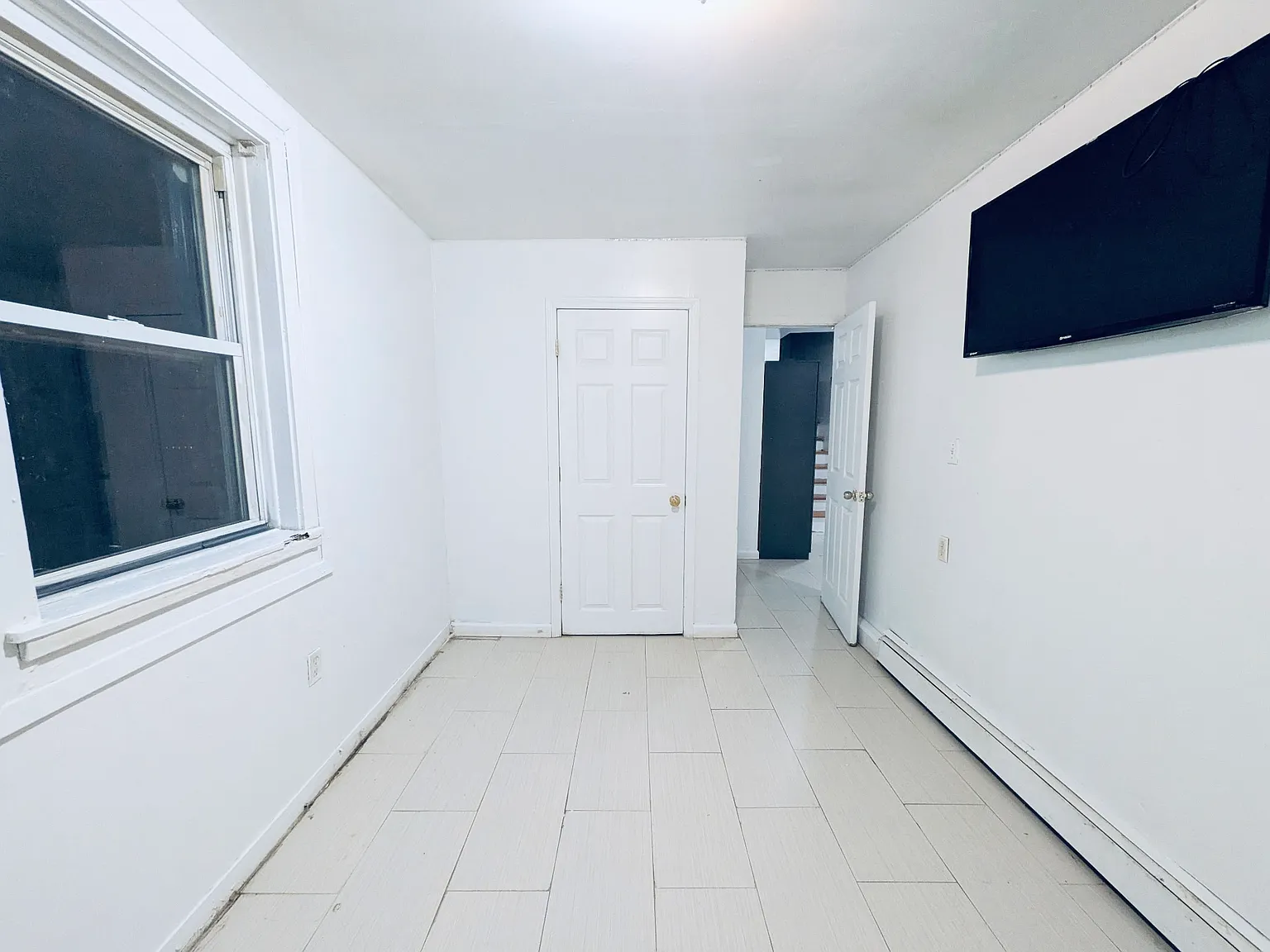 3 bed, 850 sqft, $2,500 — Photo 4