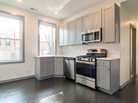3rd image of 2806 N Mozart St #1F