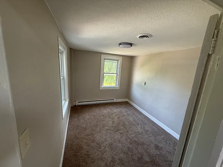 S70W13650 Tess Corners Dr — Photo 3