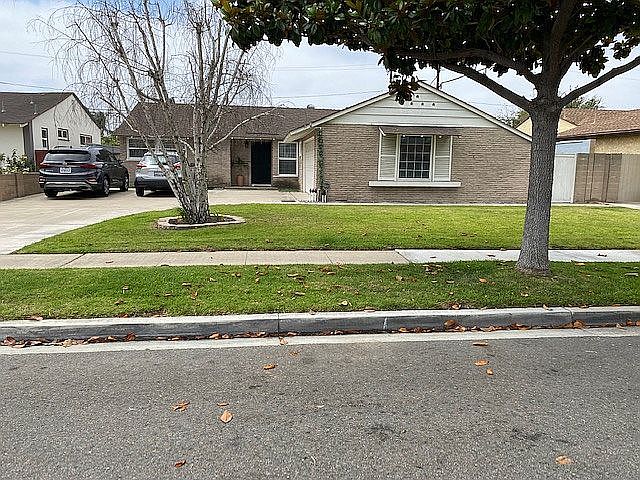 1st image of 2948 W Bridgeport Ave