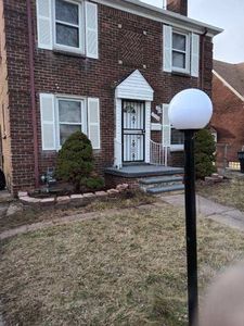 17313 Saint Marys St, Detroit, MI, 48235