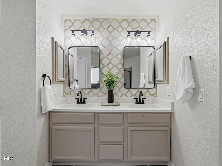 3121 Tierra Paola Ln — Photo 26