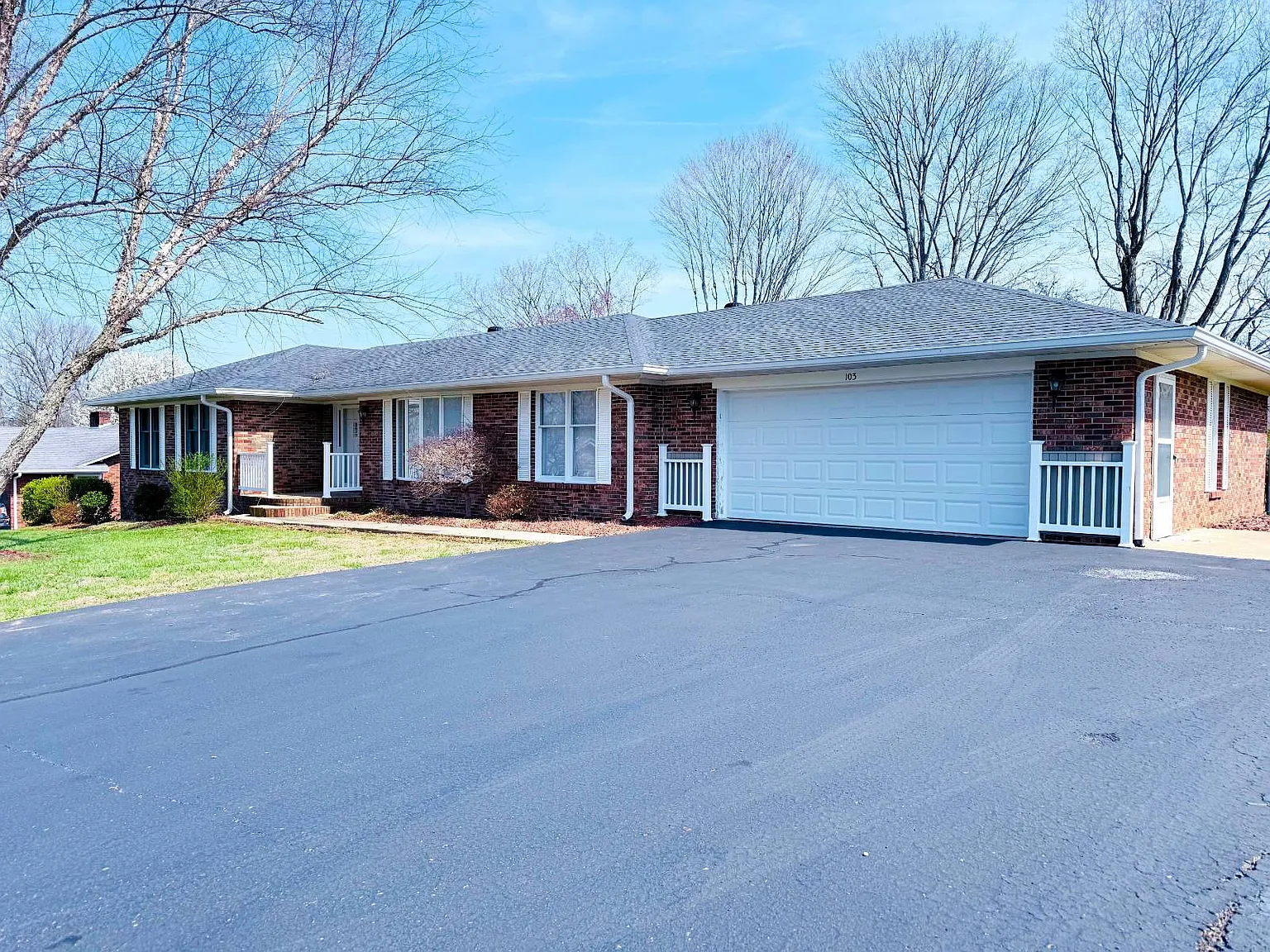 103 Bluegrass Dr photo 1