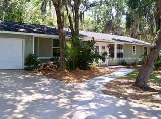 8016 Lake Dr, Palmetto, FL 34221