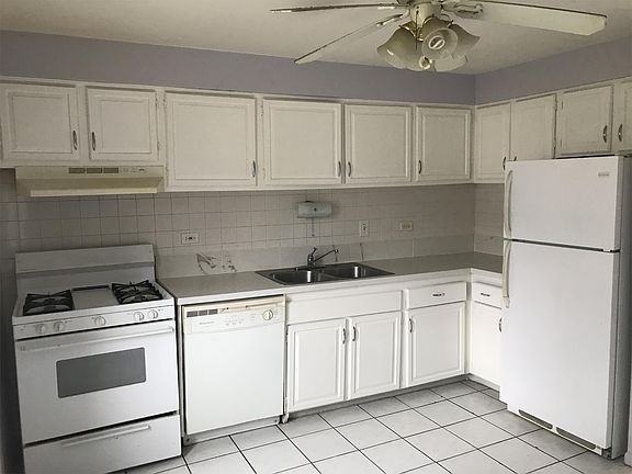 2nd image of 1225 E Woodbury Ln APT 1A