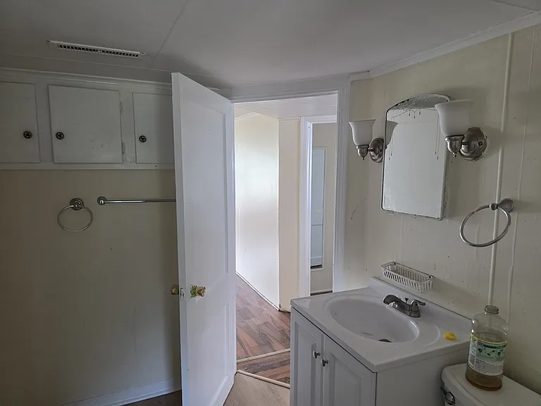 205 Haussauer Rd — Photo 5