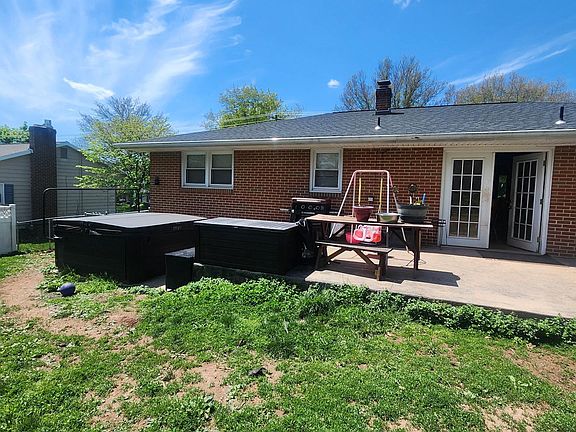 4th image of 2029 Derry Rd