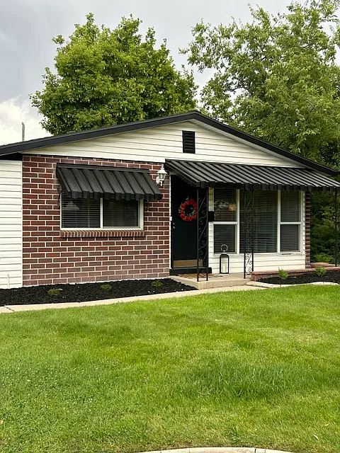 3 bed, 1155 sqft, $2,100 — Photo 2