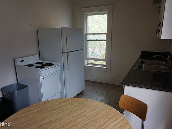 1011 S State Kitchen 2-1