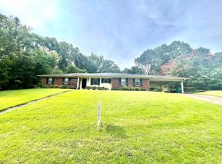 2060 Tuscola Dr, Grenada, MS 38901