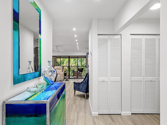 4th image of 50 Pelican Pointe Dr #2040