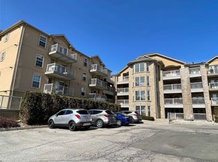 1490 Bishops Gate #114, Oakville, ON L6M 4N3