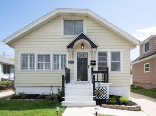 3022 N 72nd St, Milwaukee, WI 53210
