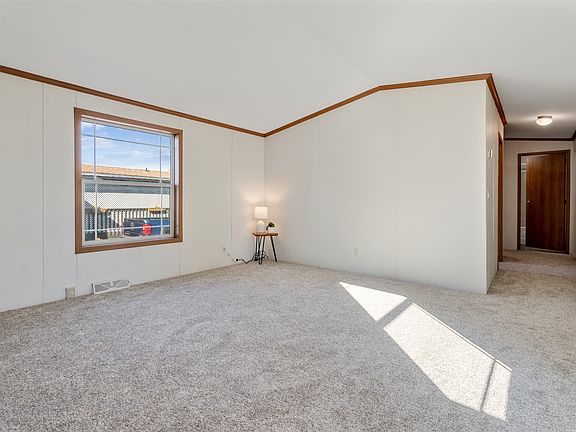 5th image of 1813 S Reserve St #27