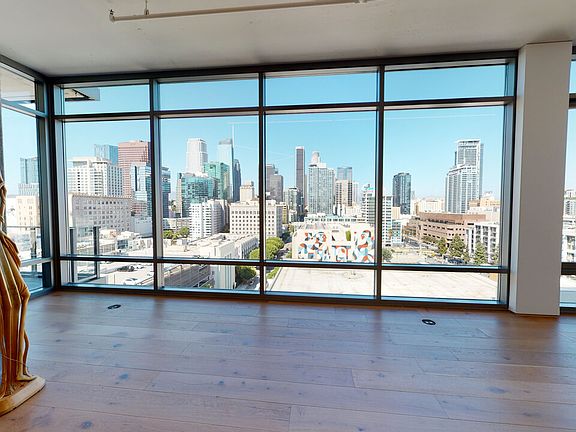 2nd image of 1100 S Hope St #1315-1316