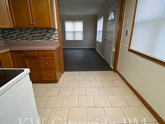 4th image of 5001 Kenmore Ave