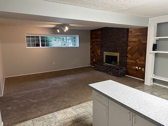 4th image of 10404 NE 121st St