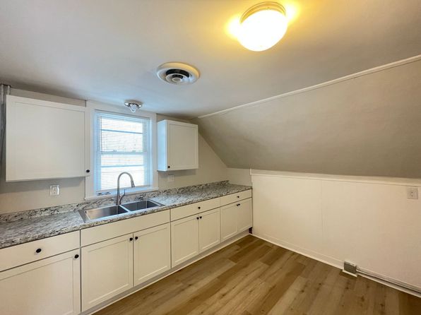 98 Main St #3