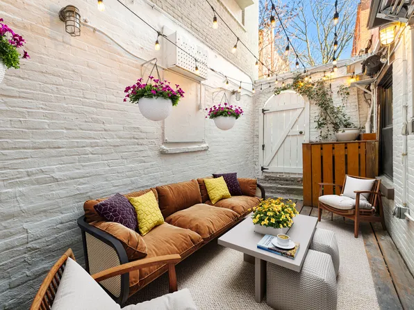 51 Charles Street image 1 of 7