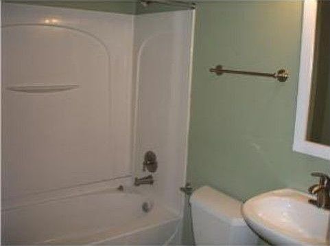 5th image of 2212 Creswell Ave