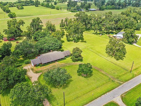 3rd image of 506 County Road 123