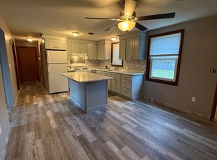 388 Newcomb Rd #B, North Kingstown, RI 02852