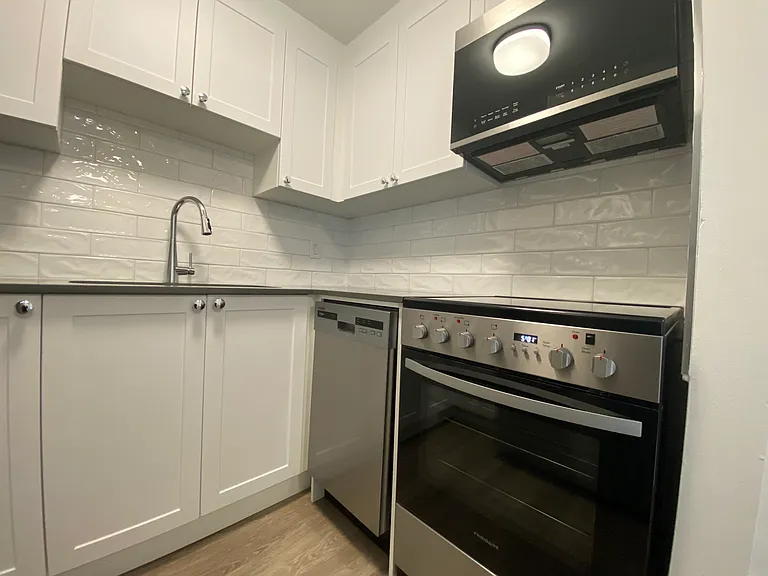 121 Dudhope Ave #127 — Photo 11