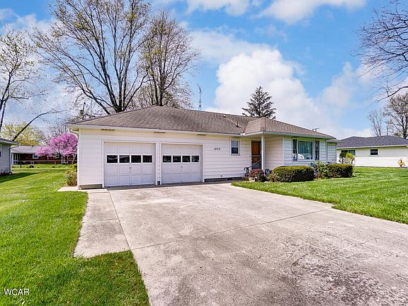 3rd image of 1055 Linden Dr