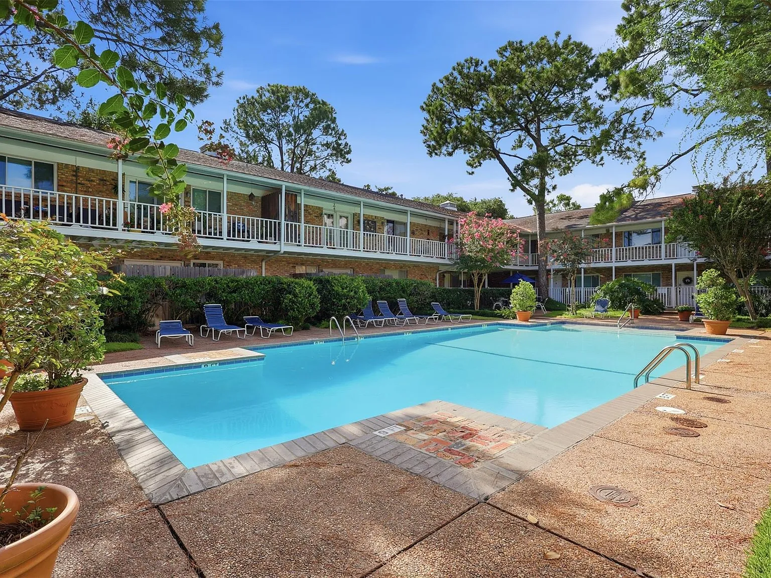 2 bed, 2.0 bath, 930 sqft, $2,800 — Photo 4