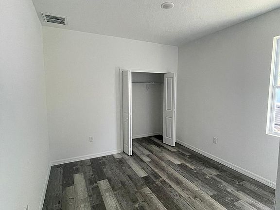 4th image of 915 Alsace Dr