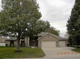 5600 W Aberdale Ln, Muncie, IN 47304